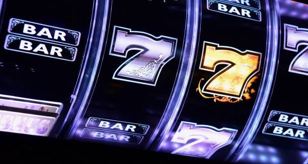 Dice Game interface on teragold showing live roll and player predictions